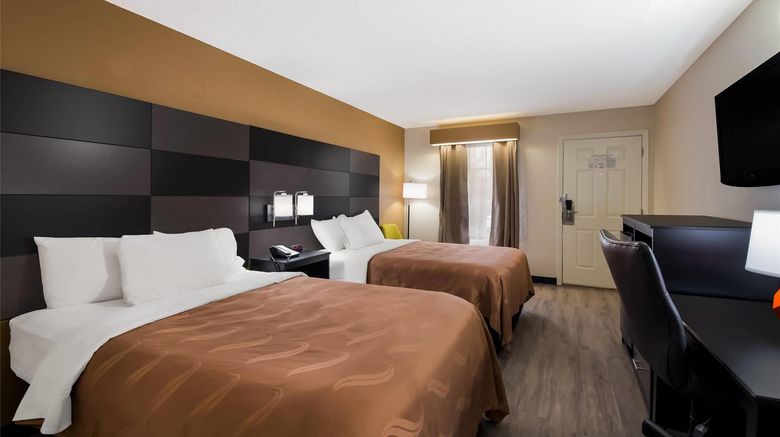 <b>Quality Inn Room</b>. Images powered by <a href="https://iceportal.shijigroup.com/" title="IcePortal" target="_blank">IcePortal</a>.