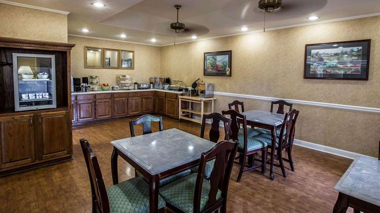 <b>Quality Inn Kingsport South Restaurant</b>. Images powered by <a href="https://iceportal.shijigroup.com/" title="IcePortal" target="_blank">IcePortal</a>.
