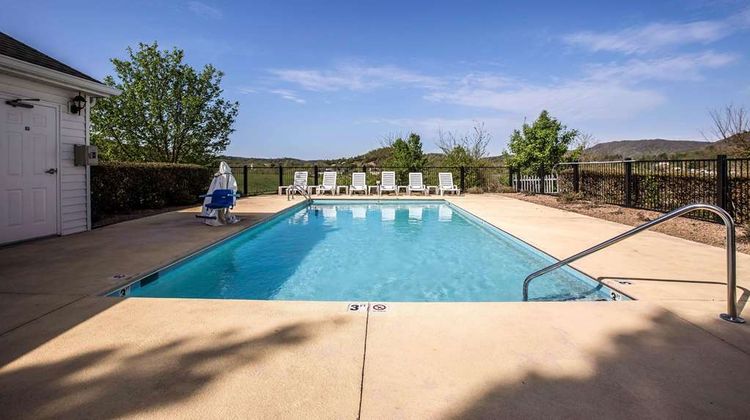 Quality Inn Kingsport South Pool