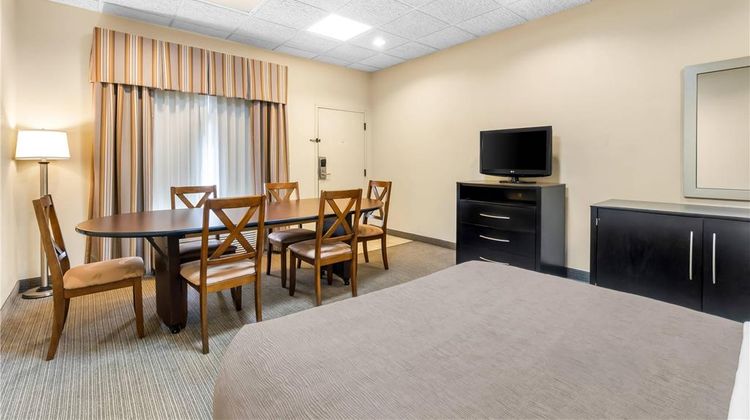 Quality Inn Union City Suite