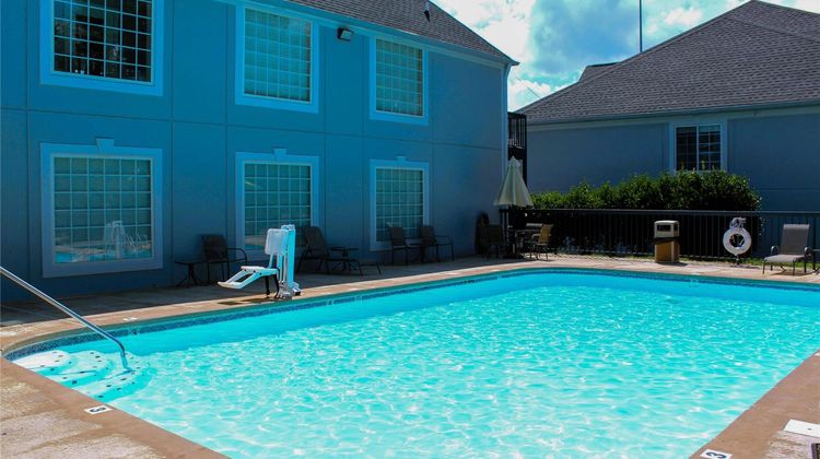 Quality Inn Pool