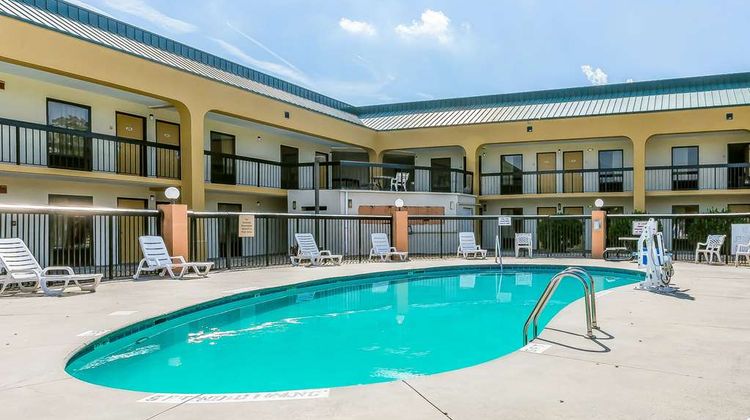 Rodeway Inn Knoxville Pool