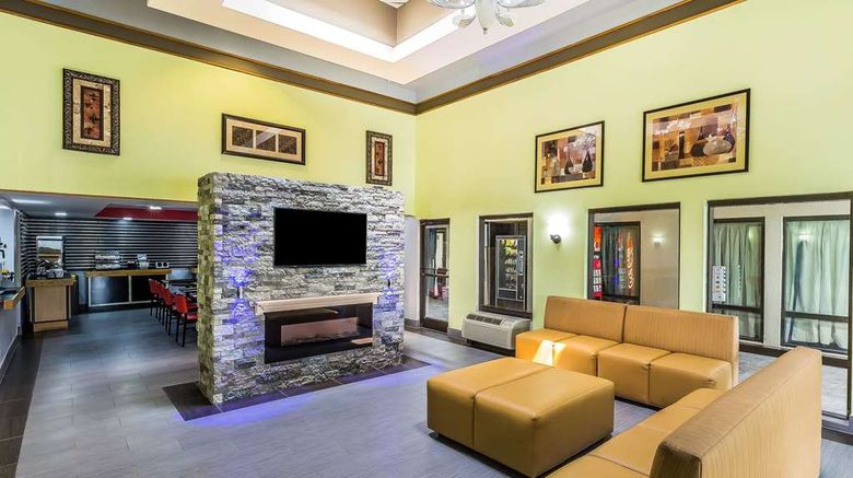 <b>Rodeway Inn Knoxville Lobby</b>. Images powered by <a href="https://iceportal.shijigroup.com/" title="IcePortal" target="_blank">IcePortal</a>.