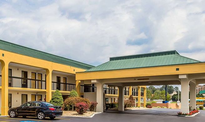 Rodeway Inn Knoxville Exterior
