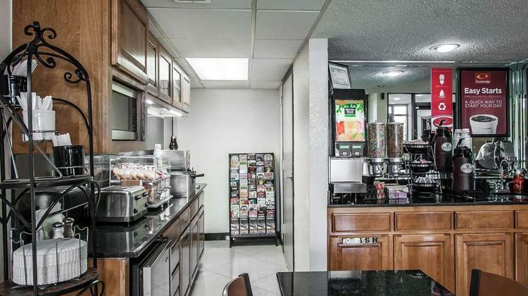 Econo Lodge Inn and Suites Memphis East Restaurant