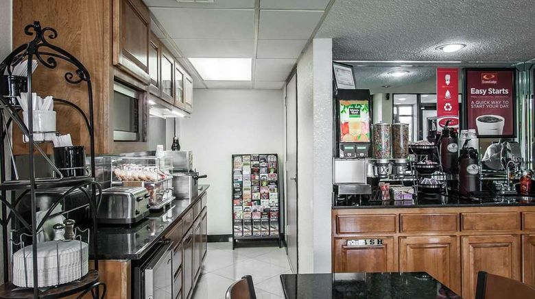 <b>Econo Lodge Inn and Suites Memphis East Restaurant</b>. Images powered by <a href="https://iceportal.shijigroup.com/" title="IcePortal" target="_blank">IcePortal</a>.