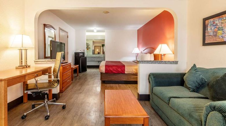 <b>Econo Lodge Inn and Suites Memphis East Suite</b>. Images powered by <a href="https://iceportal.shijigroup.com/" title="IcePortal" target="_blank">IcePortal</a>.