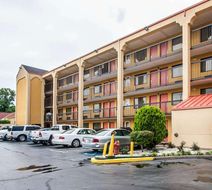 Econo Lodge Inn and Suites Memphis East Exterior