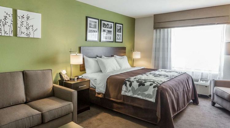 Sleep Inn & Suites Dayton Suite