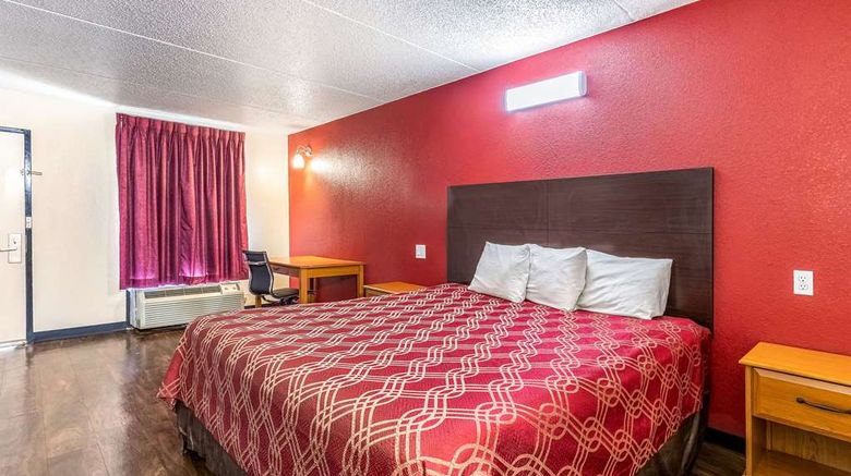 <b>Econo Lodge Knoxville Room</b>. Images powered by <a href="https://iceportal.shijigroup.com/" title="IcePortal" target="_blank">IcePortal</a>.