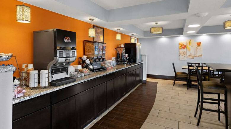 <b>Econo Lodge White Pine Restaurant</b>. Images powered by <a href="https://iceportal.shijigroup.com/" title="IcePortal" target="_blank">IcePortal</a>.