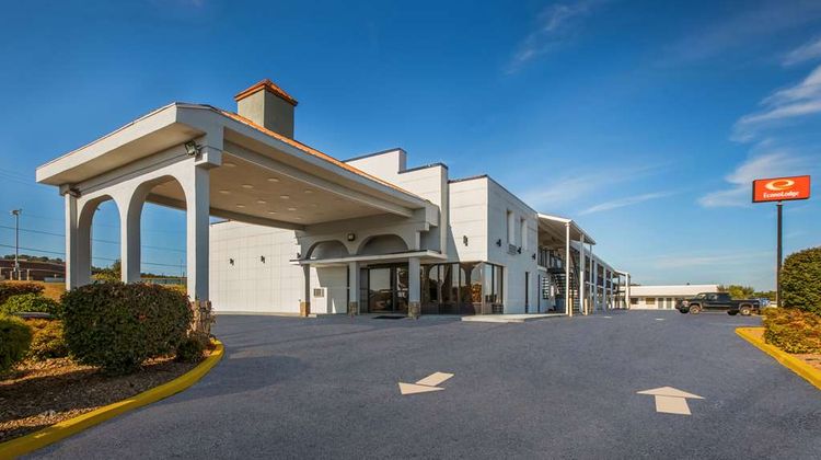 Econo Lodge White Pine Exterior