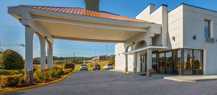 Econo Lodge White Pine Exterior