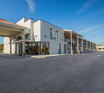 Econo Lodge White Pine Exterior
