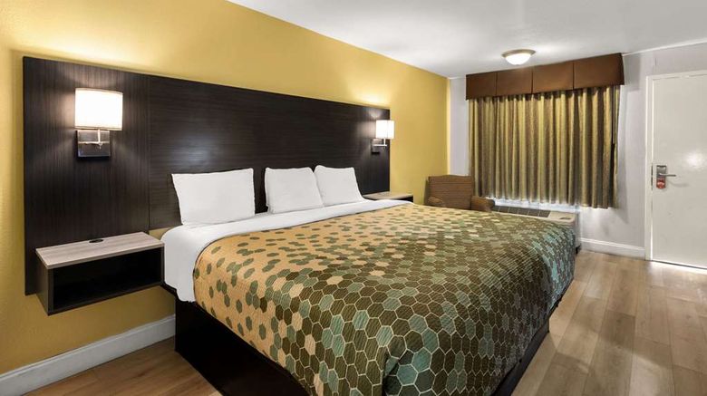 <b>Econo Lodge White Pine Room</b>. Images powered by <a href="https://iceportal.shijigroup.com/" title="IcePortal" target="_blank">IcePortal</a>.