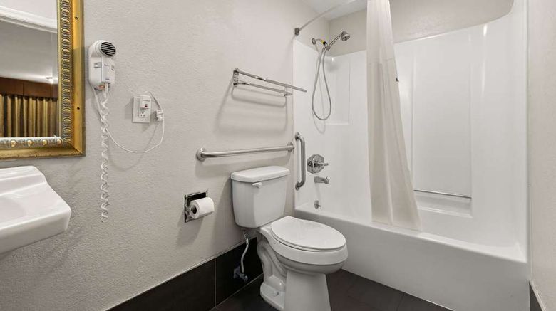 <b>Econo Lodge White Pine Room</b>. Images powered by <a href="https://iceportal.shijigroup.com/" title="IcePortal" target="_blank">IcePortal</a>.