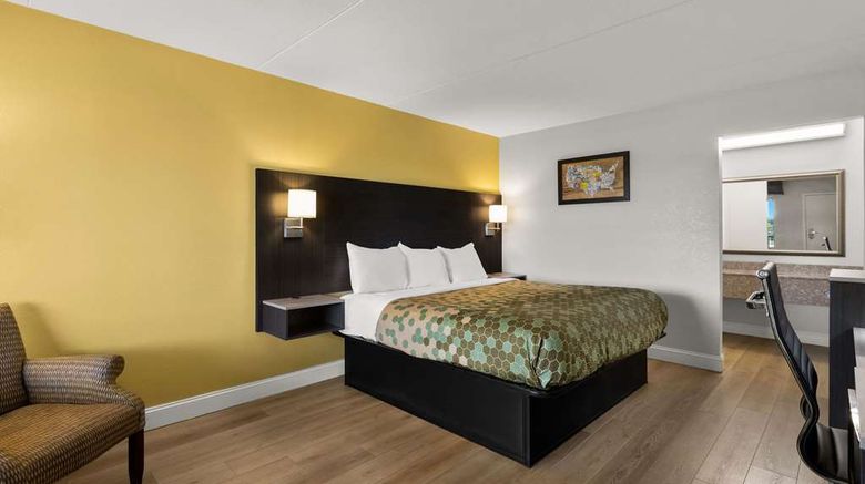 <b>Econo Lodge White Pine Room</b>. Images powered by <a href="https://iceportal.shijigroup.com/" title="IcePortal" target="_blank">IcePortal</a>.