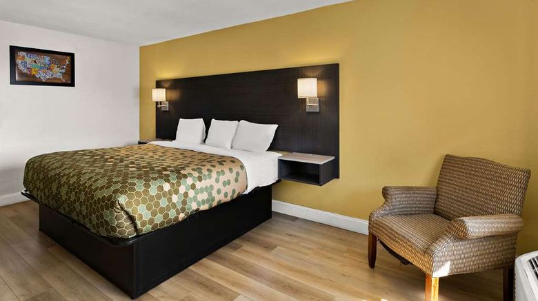 <b>Econo Lodge White Pine Room</b>. Images powered by <a href="https://iceportal.shijigroup.com/" title="IcePortal" target="_blank">IcePortal</a>.