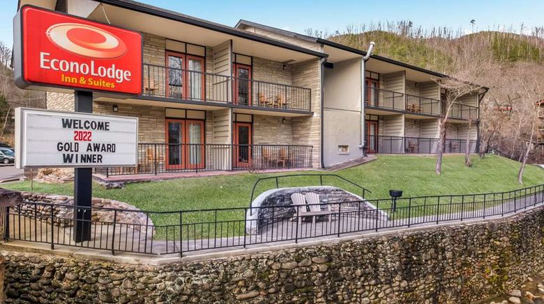 <b>Econo Lodge Inn & Suites on the River Exterior</b>. Images powered by <a href="https://iceportal.shijigroup.com/" title="IcePortal" target="_blank">IcePortal</a>.