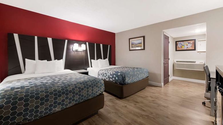 <b>Econo Lodge Inn & Suites on the River Room</b>. Images powered by <a href="https://iceportal.shijigroup.com/" title="IcePortal" target="_blank">IcePortal</a>.