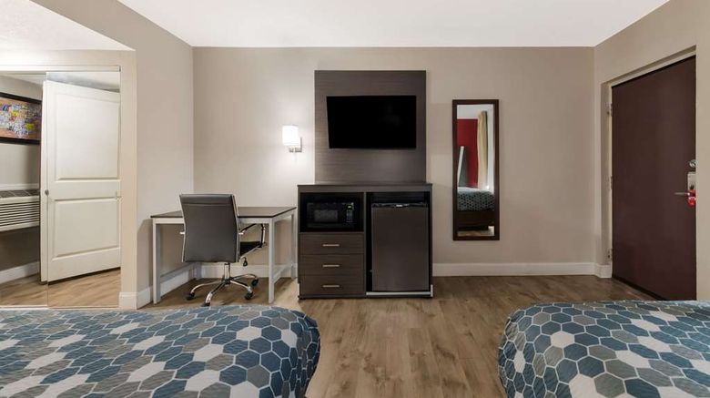 <b>Econo Lodge Inn & Suites on the River Room</b>. Images powered by <a href="https://iceportal.shijigroup.com/" title="IcePortal" target="_blank">IcePortal</a>.