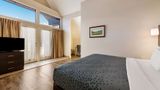 Econo Lodge Inn & Suites on the River Suite