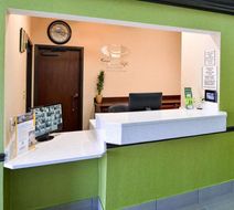 Econo Lodge Inn and Suites Shelbyville Lobby