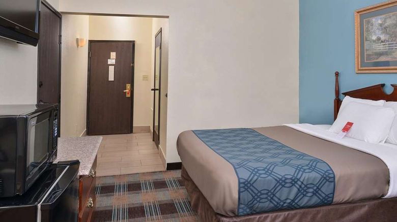 <b>Econo Lodge Inn and Suites Shelbyville Room</b>. Images powered by <a href="https://iceportal.shijigroup.com/" title="IcePortal" target="_blank">IcePortal</a>.