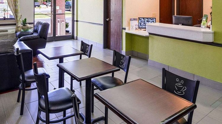 Econo Lodge Inn and Suites Shelbyville Restaurant
