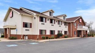 Econo Lodge Inn and Suites Shelbyville