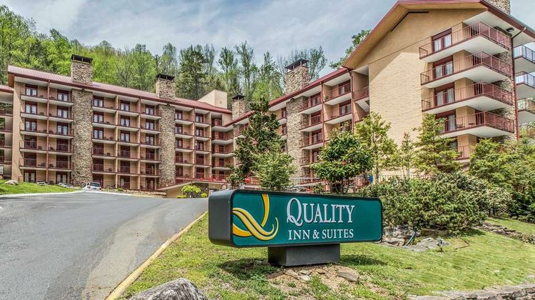 Quality Inn & Suites Gatlinburg Exterior