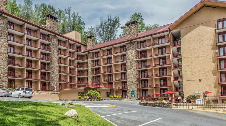<b>Quality Inn & Suites Gatlinburg Exterior</b>. Images powered by <a href="https://iceportal.shijigroup.com/" title="IcePortal" target="_blank">IcePortal</a>.