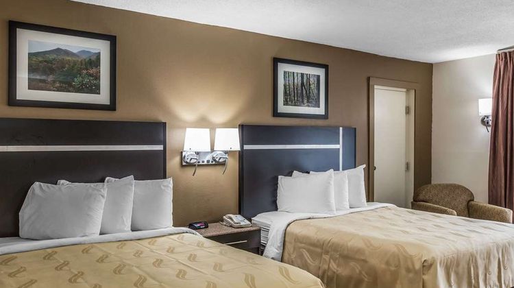 Quality Inn & Suites Gatlinburg Room