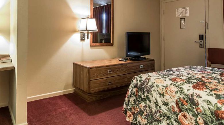 <b>Rodeway Inn Jackson Room</b>. Images powered by <a href="https://iceportal.shijigroup.com/" title="IcePortal" target="_blank">IcePortal</a>.
