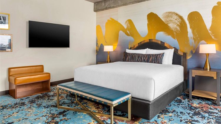 Cambria Hotel Nashville Downtown Suite
