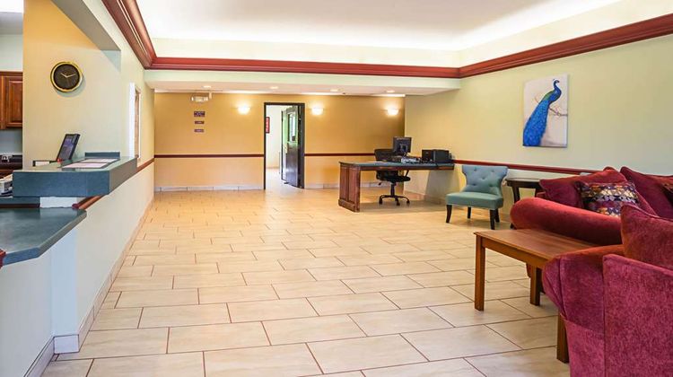 Econo Lodge Inn & Suites Ripley Lobby
