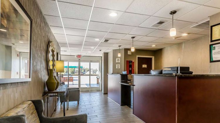 Quality Inn Pleasant View Lobby