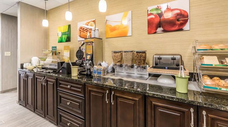 <b>Quality Inn Pleasant View Restaurant</b>. Images powered by <a href="https://iceportal.shijigroup.com/" title="IcePortal" target="_blank">IcePortal</a>.