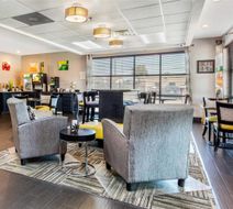 Quality Inn Memphis Airport Lobby