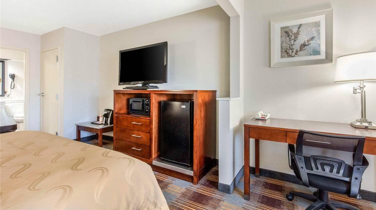 Quality Inn Memphis Airport Room