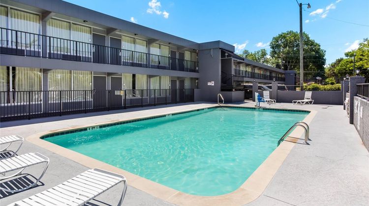 Econo Lodge Gallatin Pool