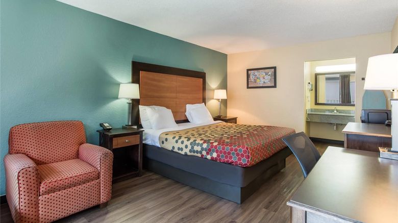 <b>Econo Lodge Gallatin Room</b>. Images powered by <a href="https://iceportal.shijigroup.com/" title="IcePortal" target="_blank">IcePortal</a>.