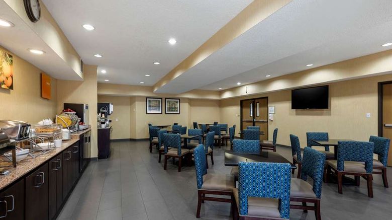 <b>Comfort Suites DFW Airport Restaurant</b>. Images powered by <a href="https://iceportal.shijigroup.com/" title="IcePortal" target="_blank">IcePortal</a>.