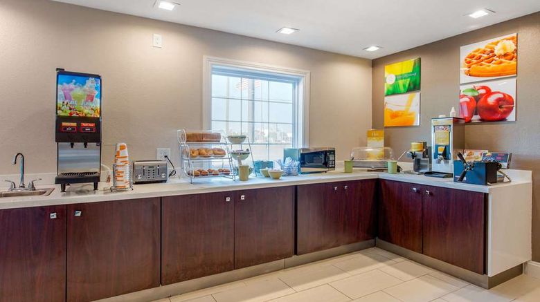 <b>Quality Inn & Suites Port Arthur Restaurant</b>. Images powered by <a href="https://iceportal.shijigroup.com/" title="IcePortal" target="_blank">IcePortal</a>.