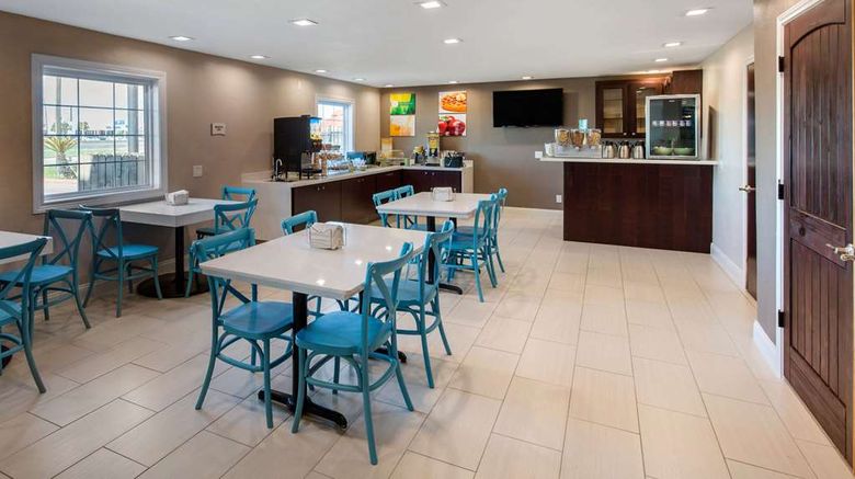 <b>Quality Inn & Suites Port Arthur Restaurant</b>. Images powered by <a href="https://iceportal.shijigroup.com/" title="IcePortal" target="_blank">IcePortal</a>.