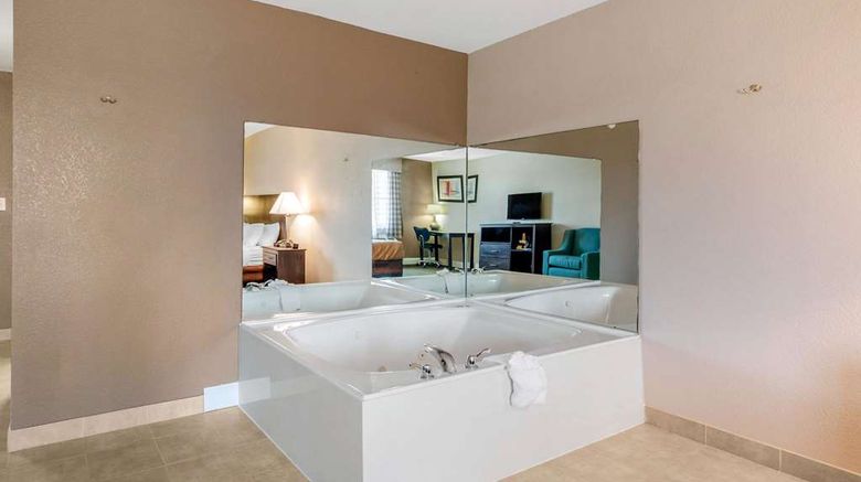 <b>Quality Inn & Suites Port Arthur Suite</b>. Images powered by <a href="https://iceportal.shijigroup.com/" title="IcePortal" target="_blank">IcePortal</a>.
