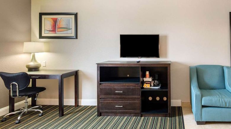 <b>Quality Inn & Suites Port Arthur Suite</b>. Images powered by <a href="https://iceportal.shijigroup.com/" title="IcePortal" target="_blank">IcePortal</a>.