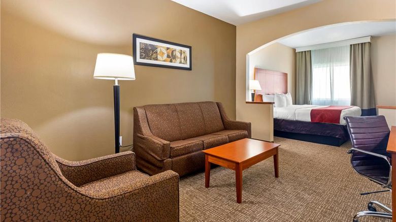 <b>Comfort Suites Park Central Suite</b>. Images powered by <a href="https://iceportal.shijigroup.com/" title="IcePortal" target="_blank">IcePortal</a>.
