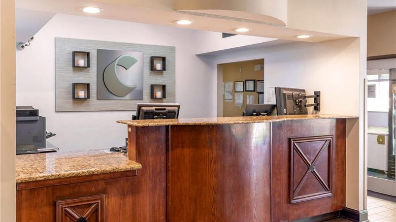 <b>Comfort Suites Park Central Lobby</b>. Images powered by <a href="https://iceportal.shijigroup.com/" title="IcePortal" target="_blank">IcePortal</a>.