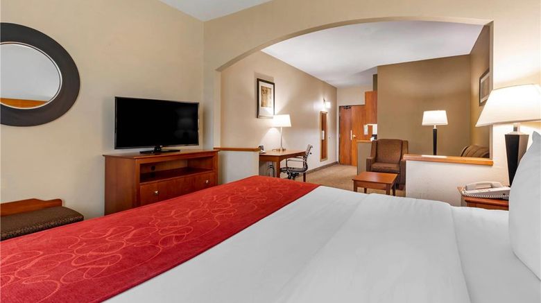 <b>Comfort Suites Park Central Suite</b>. Images powered by <a href="https://iceportal.shijigroup.com/" title="IcePortal" target="_blank">IcePortal</a>.